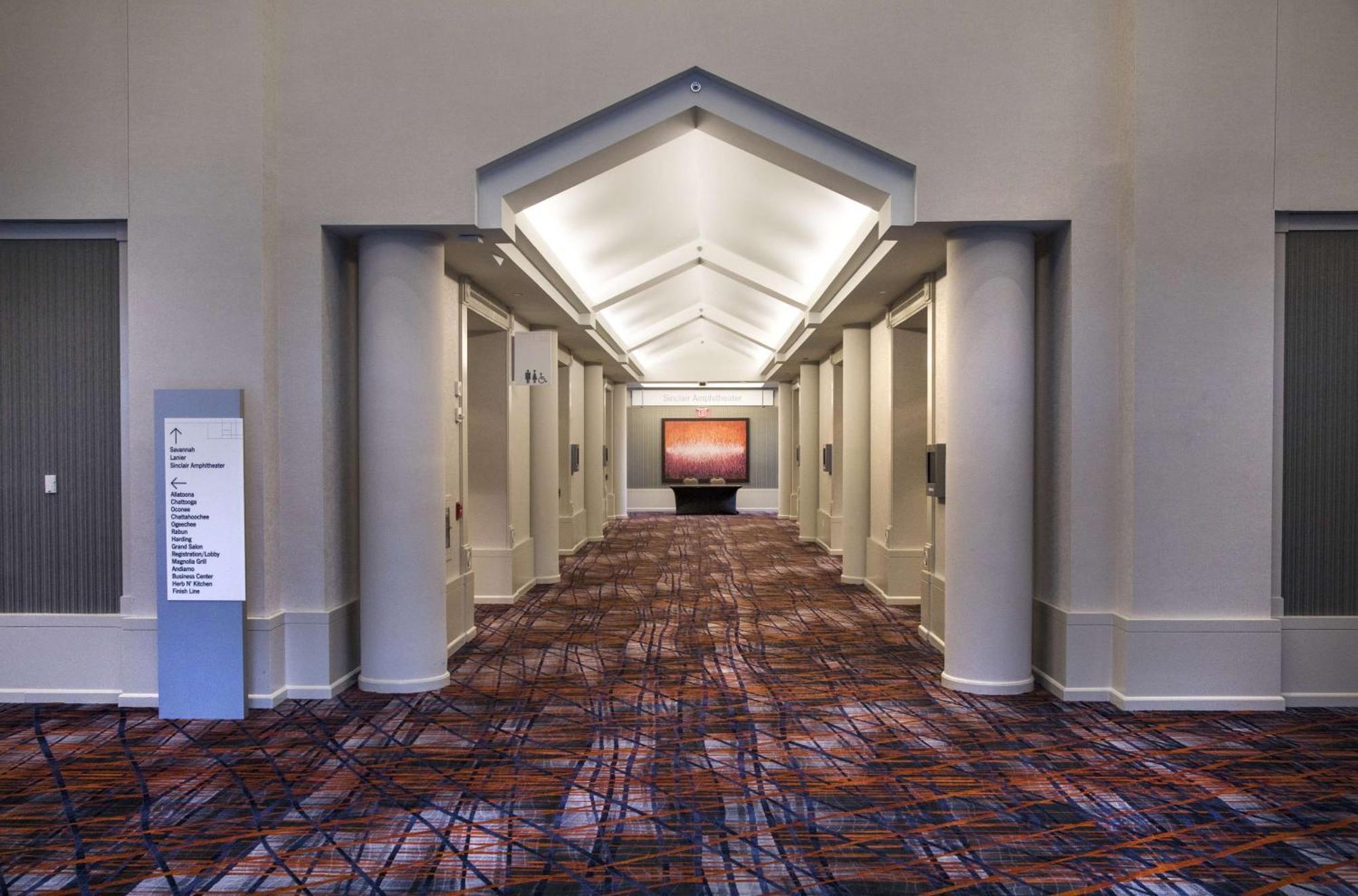 ホテル ヒルトン アトランタ エアポート カレッジパーク エクステリア 写真